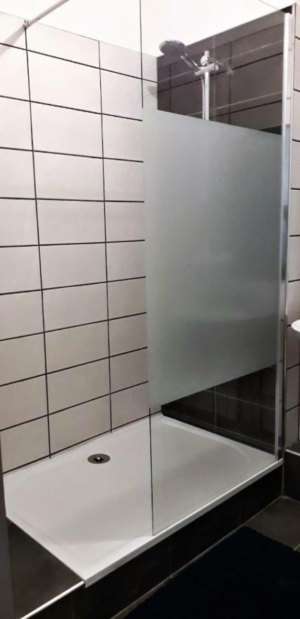 Appart Comme Chez Soi Pusignan Exteriör bild