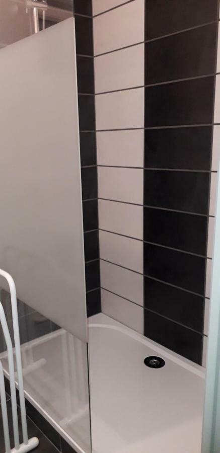 Appart Comme Chez Soi Pusignan Exteriör bild