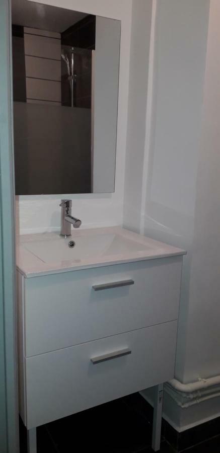 Appart Comme Chez Soi Pusignan Exteriör bild